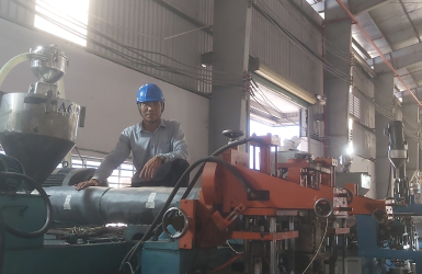 Thi công túi bảo ôn đầu đùn nhựa
