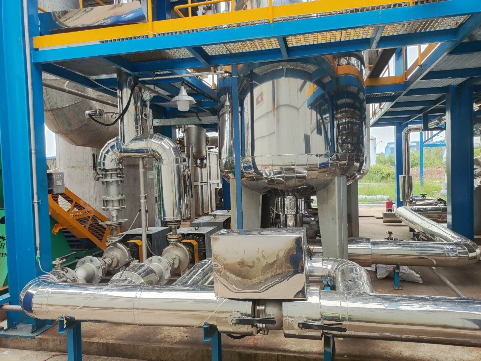 Thi công bảo ôn đường ống hơi nóng